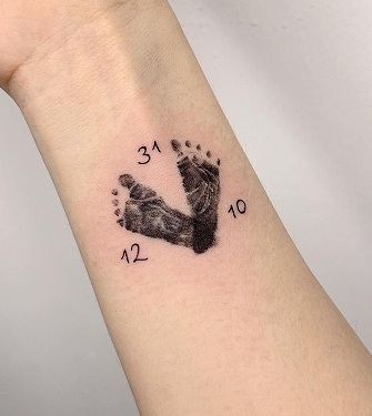 15 Best Footprint Tattoo Designs for Men and Women