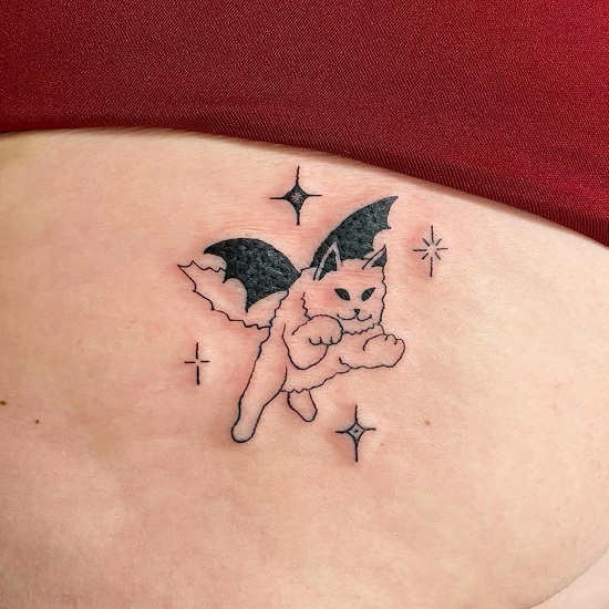 15 Striking Flash Tattoo Designs Suitable for Everyone