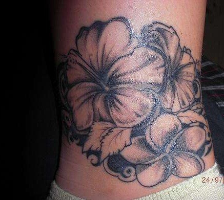 15 Fashionable Hibiscus Tattoo Designs | I Fashion Styles