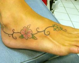 15 Fashionable Hibiscus Tattoo Designs | I Fashion Styles