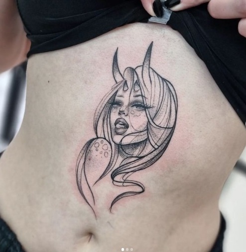 20 Attractive Stomach Tattoo Designs for Men and Women