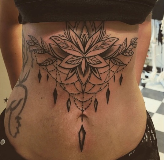 20 Attractive Stomach Tattoo Designs for Men and Women