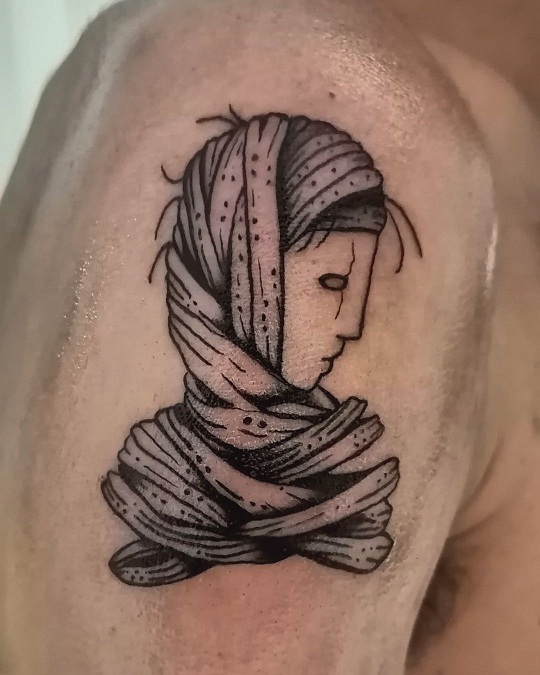 10 Fascinating Mummy Tattoo Designs for Men and Women