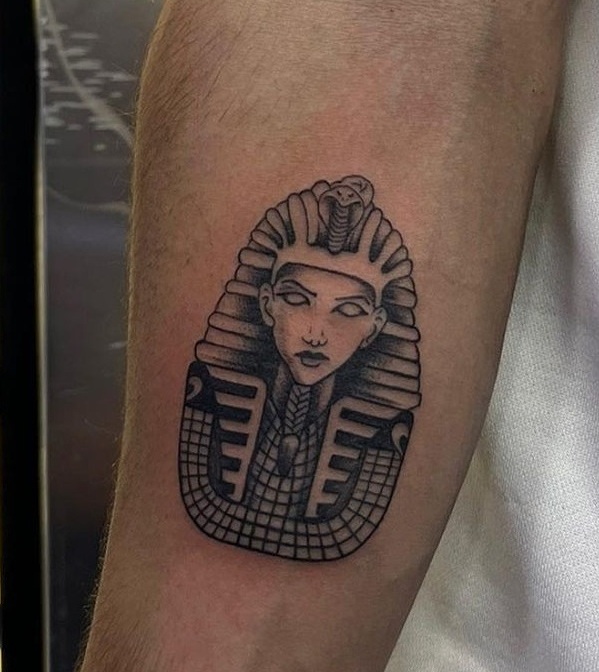 10 Fascinating Mummy Tattoo Designs for Men and Women
