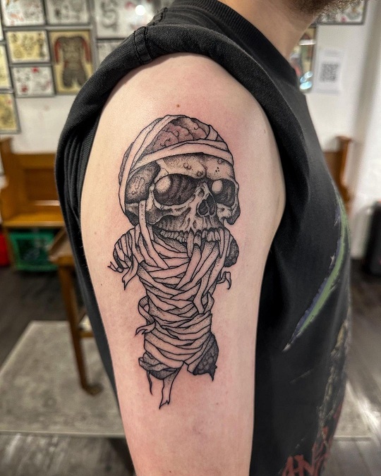 10 Fascinating Mummy Tattoo Designs for Men and Women