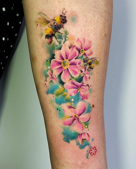 20 Inspiring Bee Tattoo Designs In 2023 | I Fashion Styles
