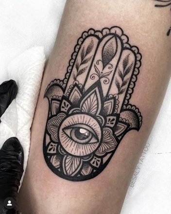Top 15 Exclusive Hamsa Tattoo Designs | I Fashion Styles