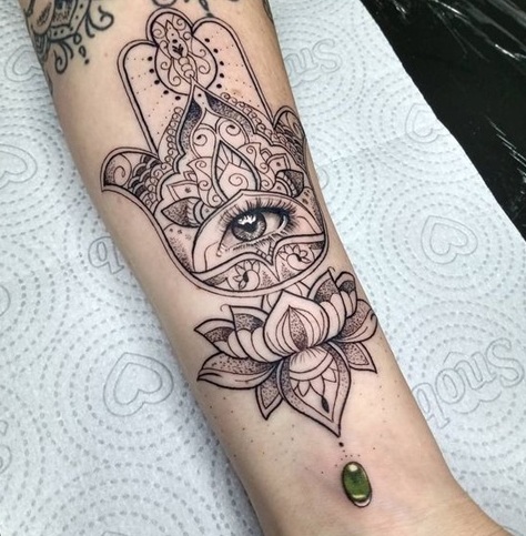 Top 15 Exclusive Hamsa Tattoo Designs | I Fashion Styles