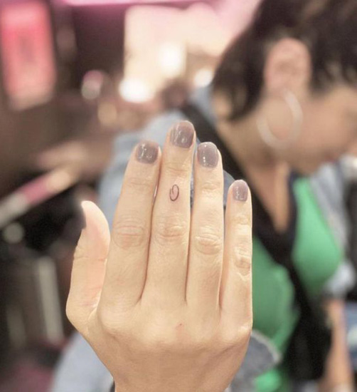 10 Outstanding O Letter Tattoo Designs to Express Yourself