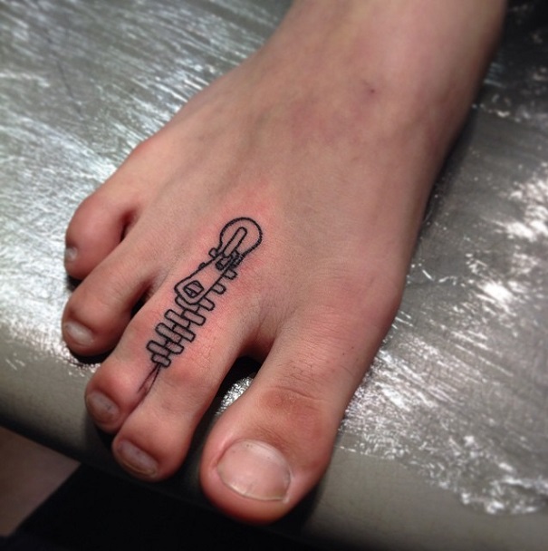 15 Innovative Zipper Tattoo Designs Suitable for Anyone