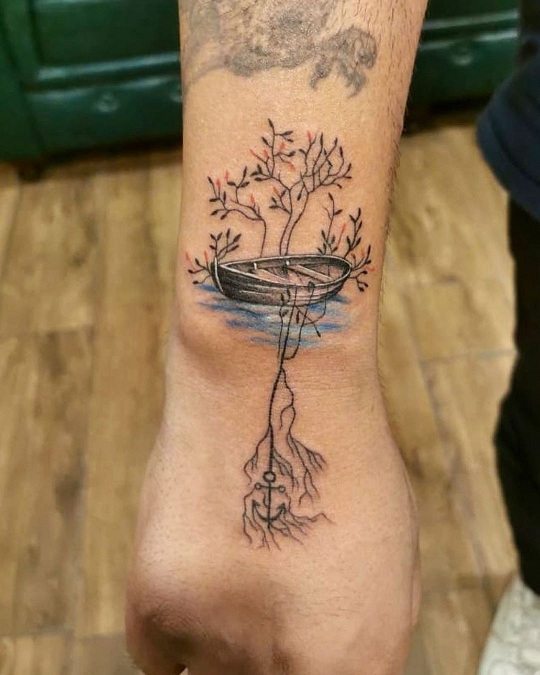 10 Stunning Sailor Tattoo Designs for Men and Women