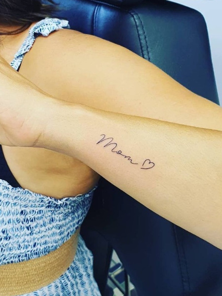 20 Beautiful Mom Tattoos to Celebrate Unconditional Love