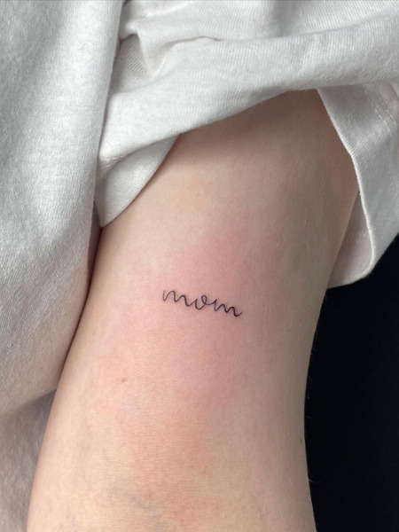 20 Beautiful Mom Tattoos to Celebrate Unconditional Love