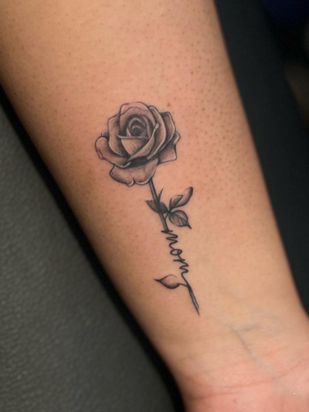 20 Beautiful Mom Tattoos to Celebrate Unconditional Love