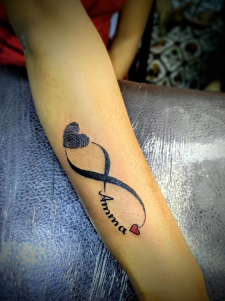 20 Beautiful Mom Tattoos to Celebrate Unconditional Love