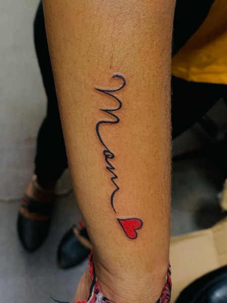 20 Beautiful Mom Tattoos to Celebrate Unconditional Love
