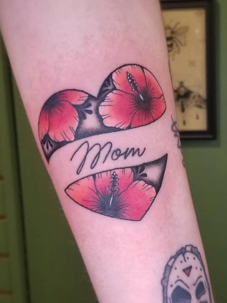 20 Beautiful Mom Tattoos to Celebrate Unconditional Love
