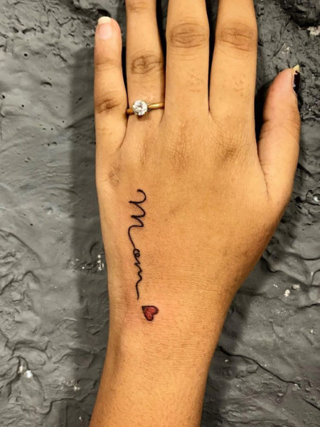 20 Beautiful Mom Tattoos to Celebrate Unconditional Love