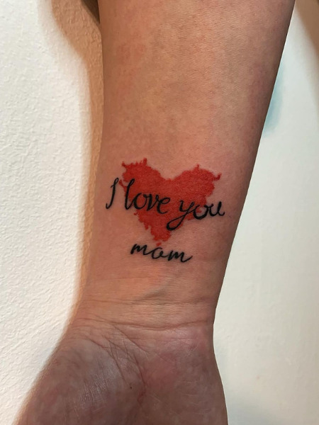 20 Beautiful Mom Tattoos to Celebrate Unconditional Love