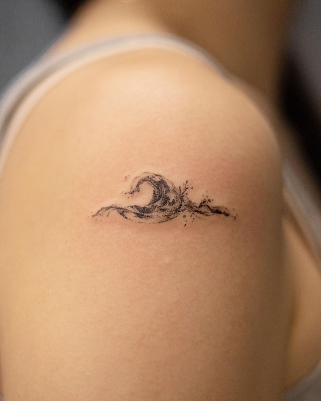 15+ Stunning Wave Tattoo Designs for Ocean Lovers