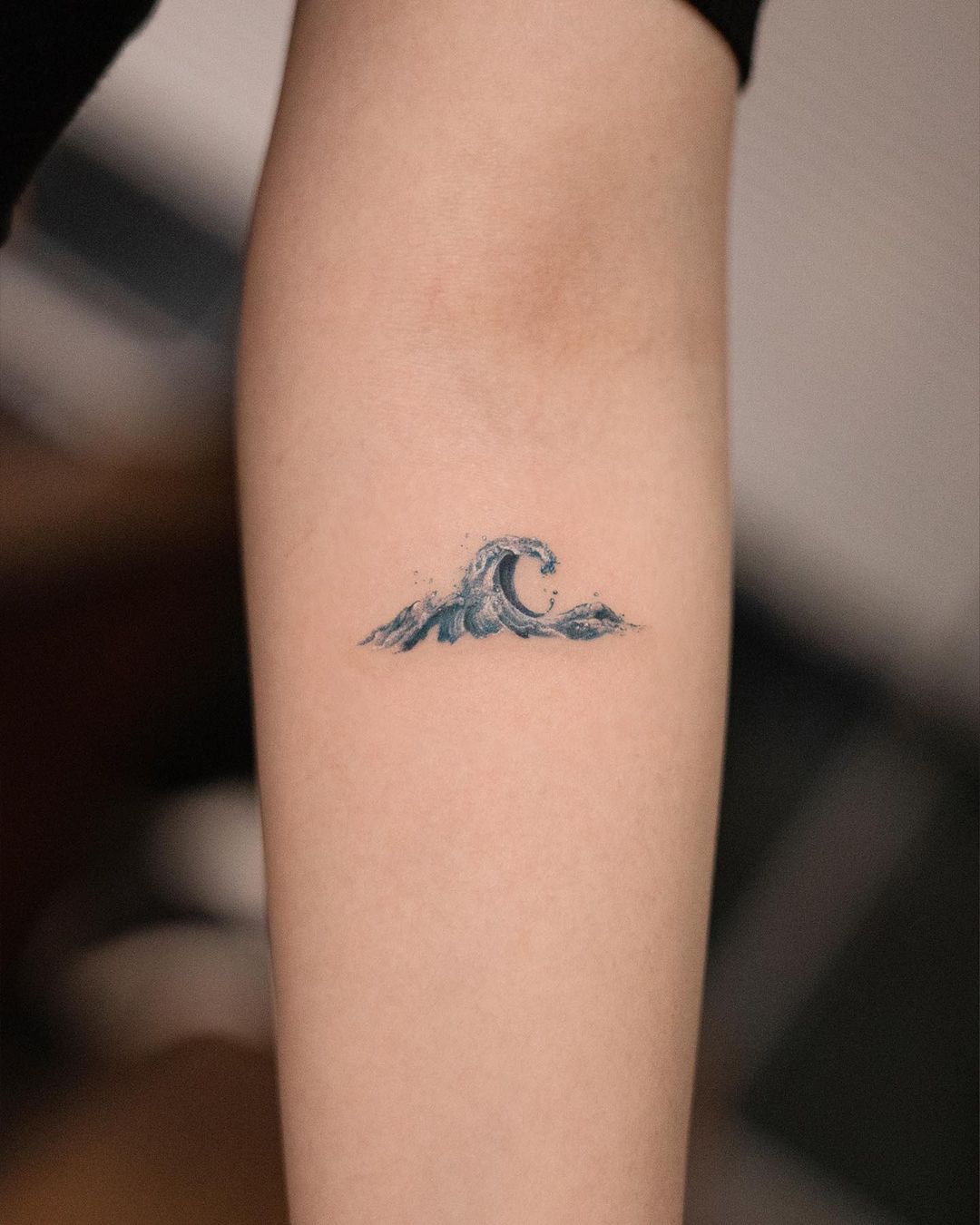 15+ Stunning Wave Tattoo Designs for Ocean Lovers
