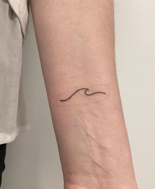15+ Stunning Wave Tattoo Designs for Ocean Lovers