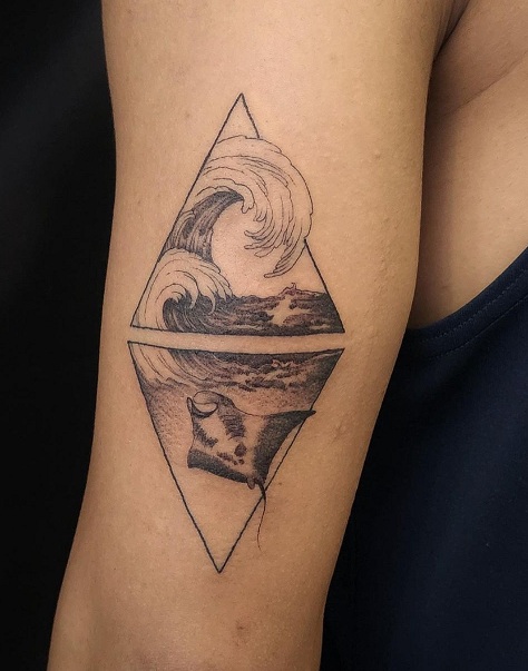 15+ Stunning Wave Tattoo Designs for Ocean Lovers