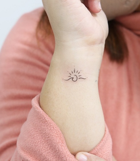 15+ Stunning Wave Tattoo Designs for Ocean Lovers