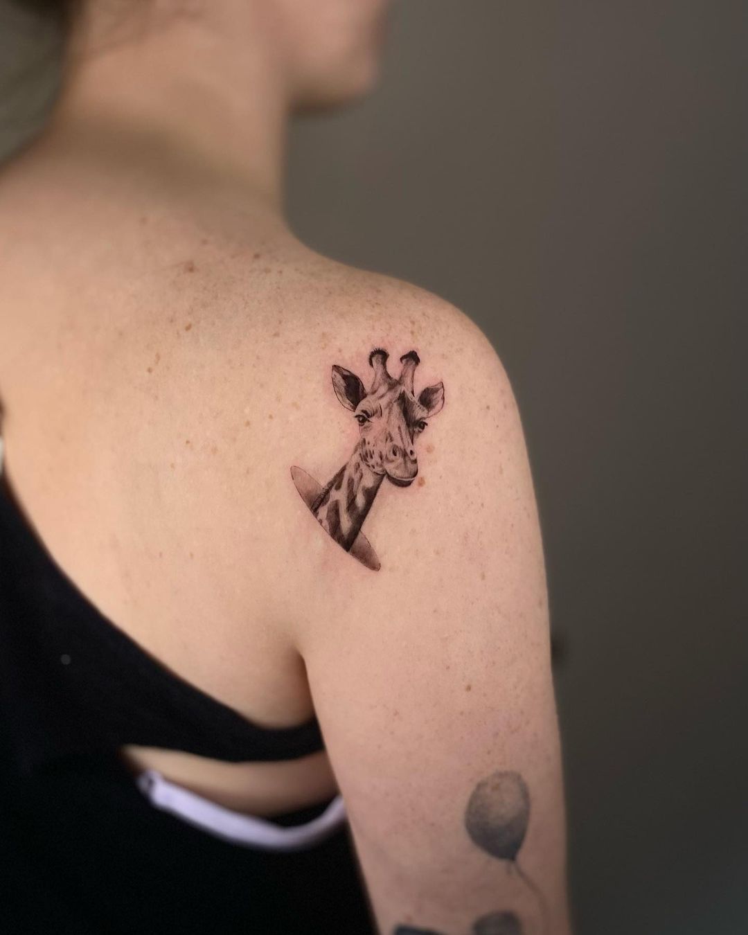 30+ Unique Giraffe Tattoo Designs with Meanings