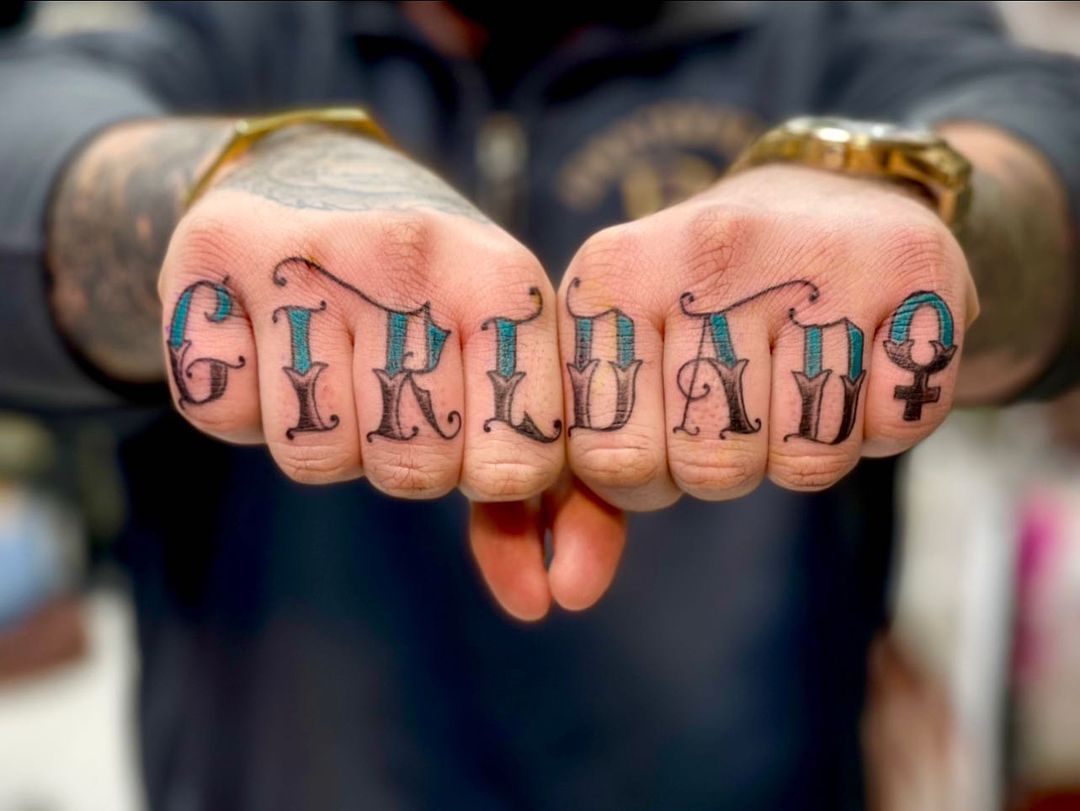 25 Stunning Knuckle Tattoo Ideas for Men and Women