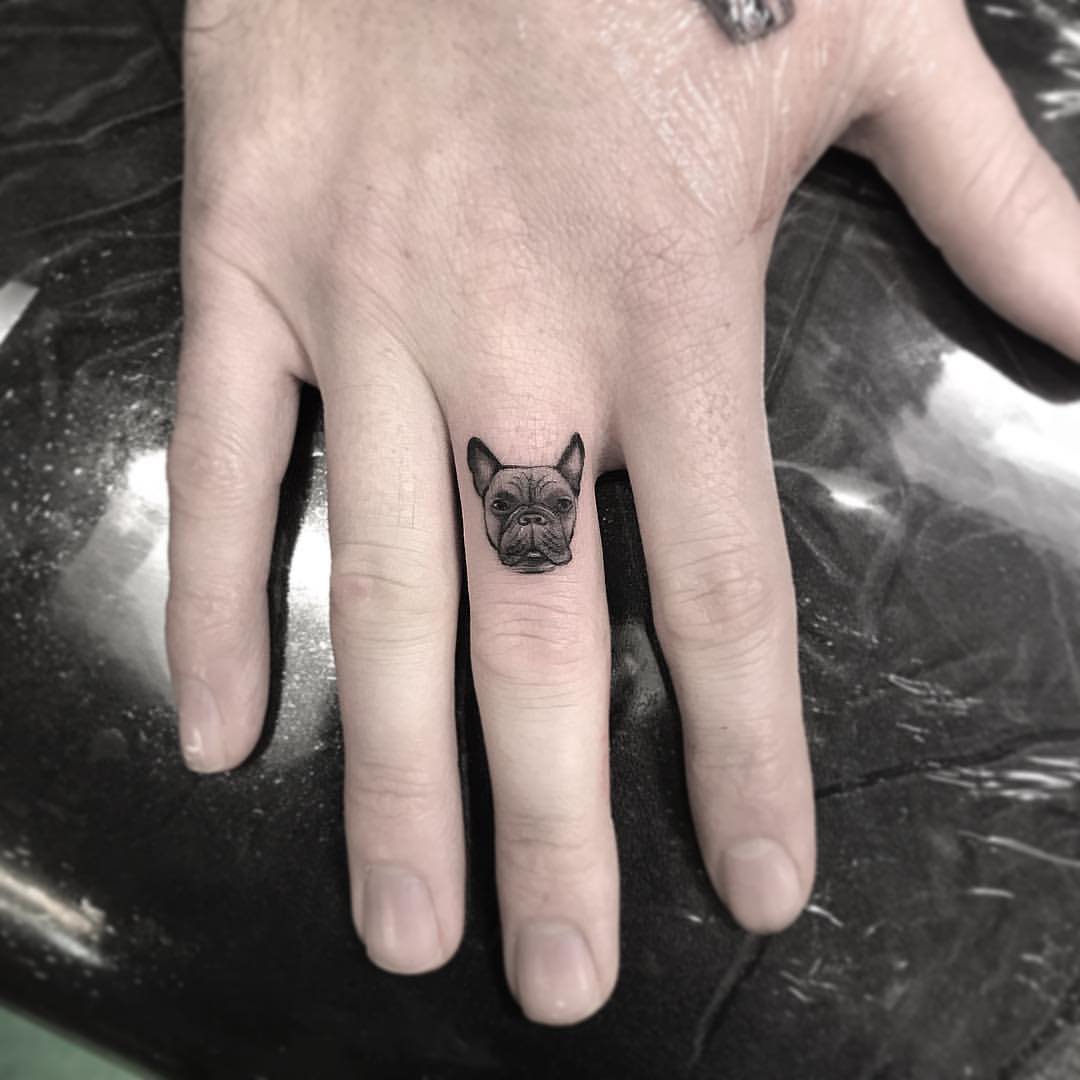 25 Stunning Knuckle Tattoo Ideas for Men and Women