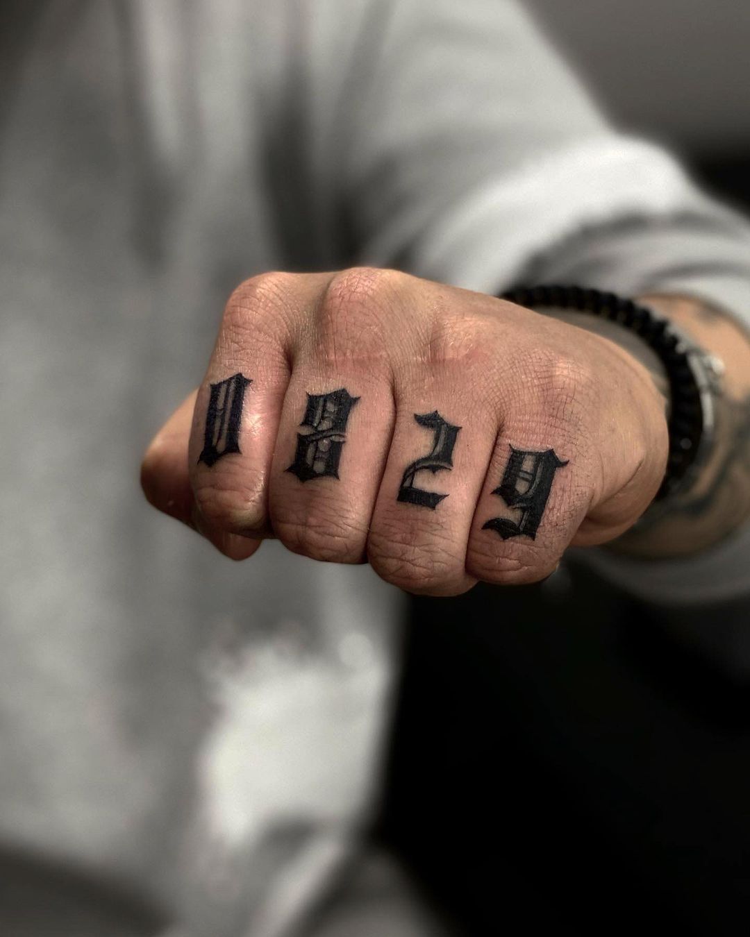 25 Stunning Knuckle Tattoo Ideas for Men and Women