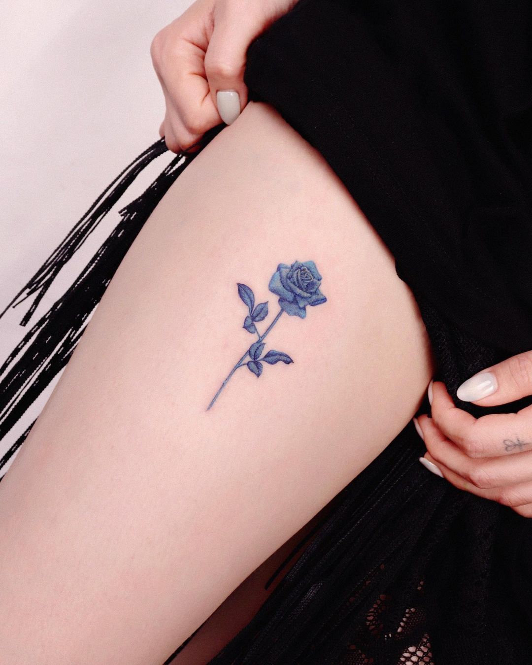 35+ Fantastic Thigh Tattoos For Women 2024