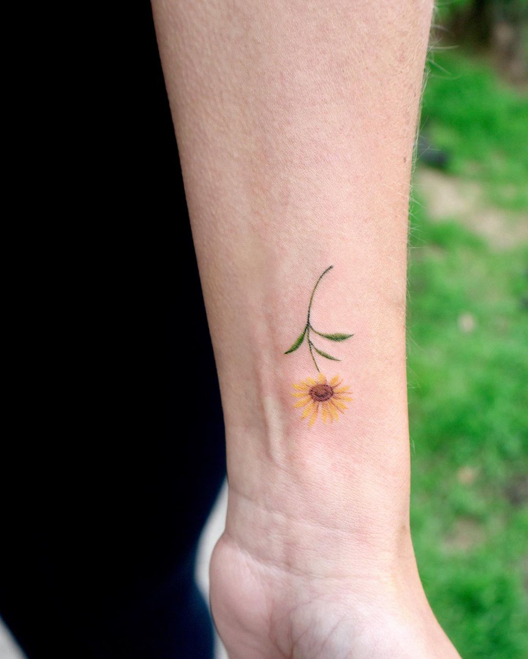 30 Stunning Sunflower Tattoo Designs to Brighten Your Skin