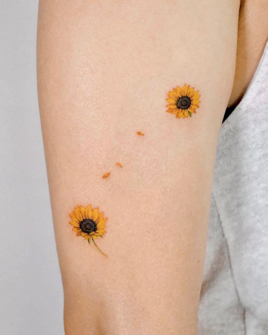 30 Stunning Sunflower Tattoo Designs to Brighten Your Skin