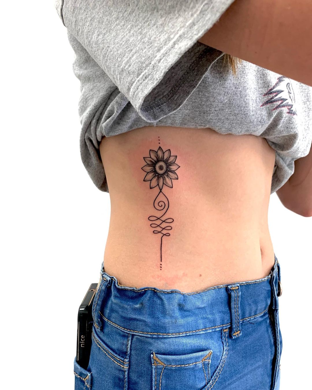 30 Stunning Sunflower Tattoo Designs to Brighten Your Skin