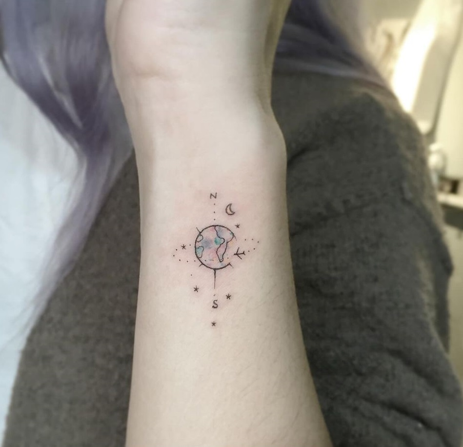 30+ Charming Compass Tattoo Designs Perfect for Every Story