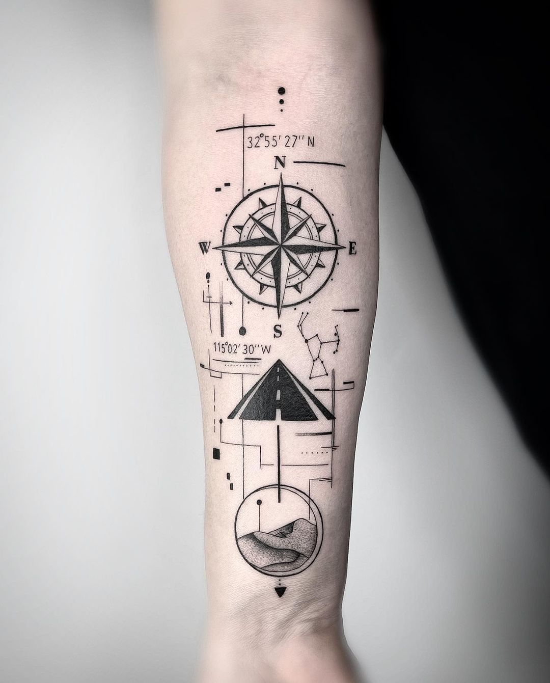 30+ Charming Compass Tattoo Designs Perfect for Every Story