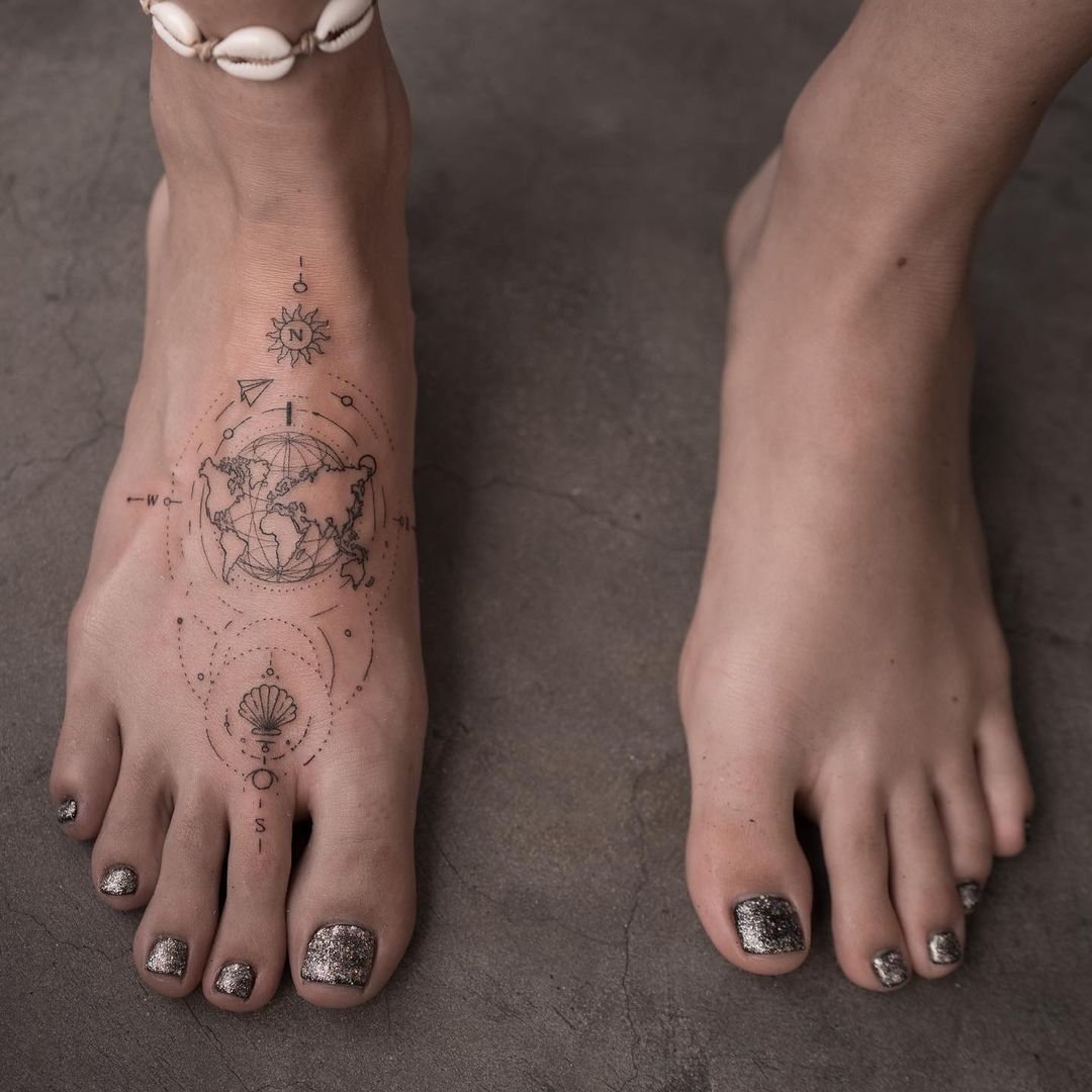 30+ Charming Compass Tattoo Designs Perfect for Every Story