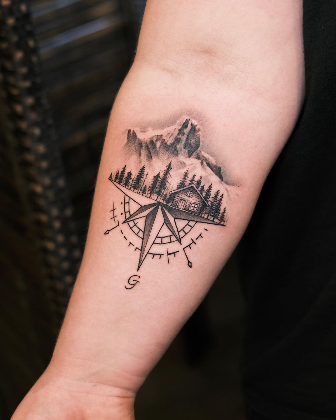 30+ Charming Compass Tattoo Designs Perfect for Every Story