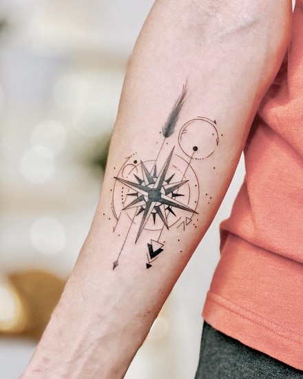30+ Charming Compass Tattoo Designs Perfect for Every Story