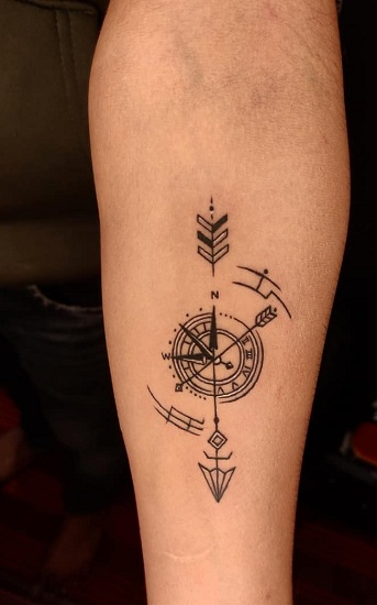 30+ Charming Compass Tattoo Designs Perfect for Every Story