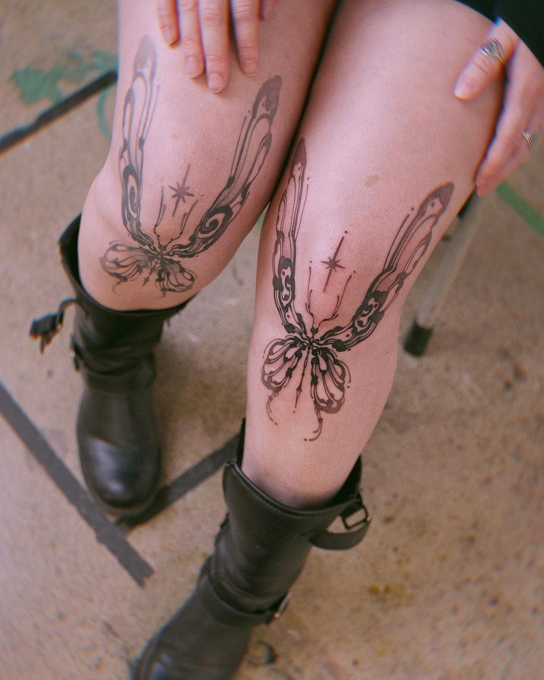 30+ Striking Knee Tattoo Designs to Unleash Your Style