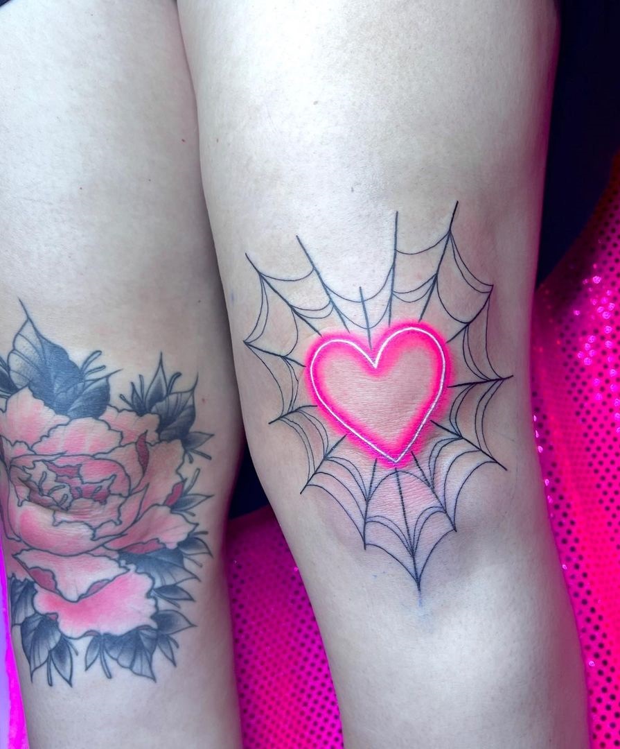 30+ Striking Knee Tattoo Designs to Unleash Your Style