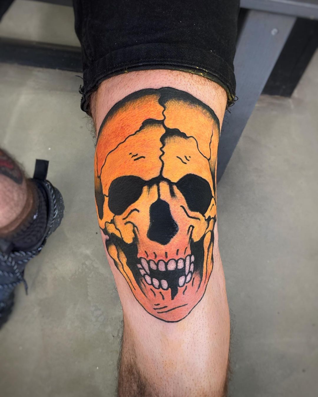 30+ Striking Knee Tattoo Designs to Unleash Your Style
