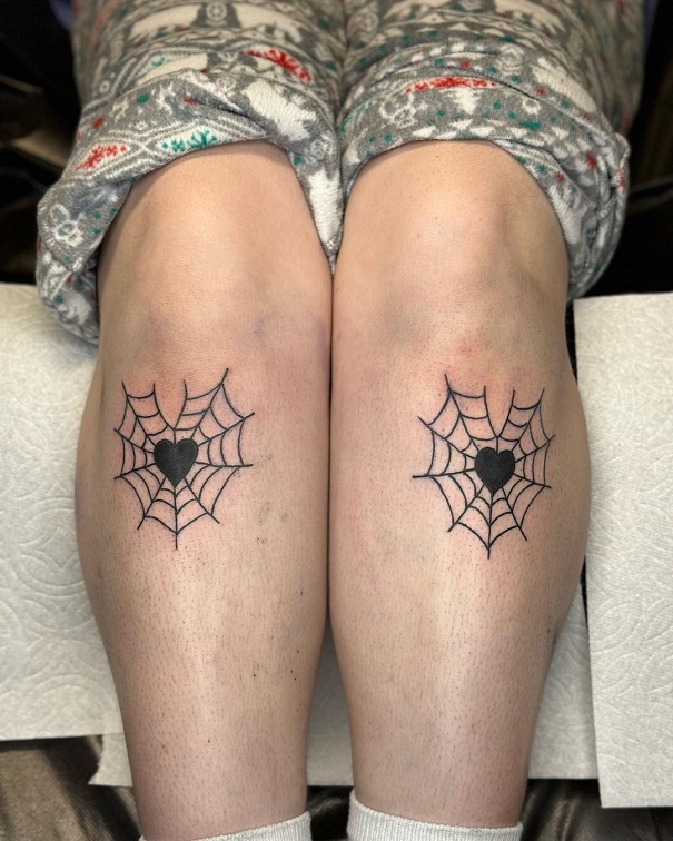 30+ Striking Knee Tattoo Designs to Unleash Your Style