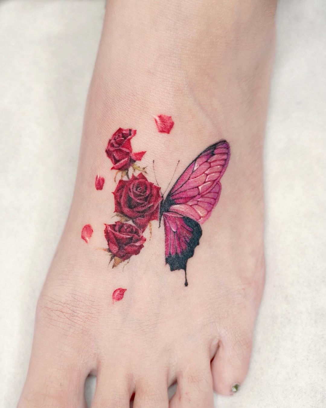 40 Meaningful Foot Tattoo Designs with Significance 2024