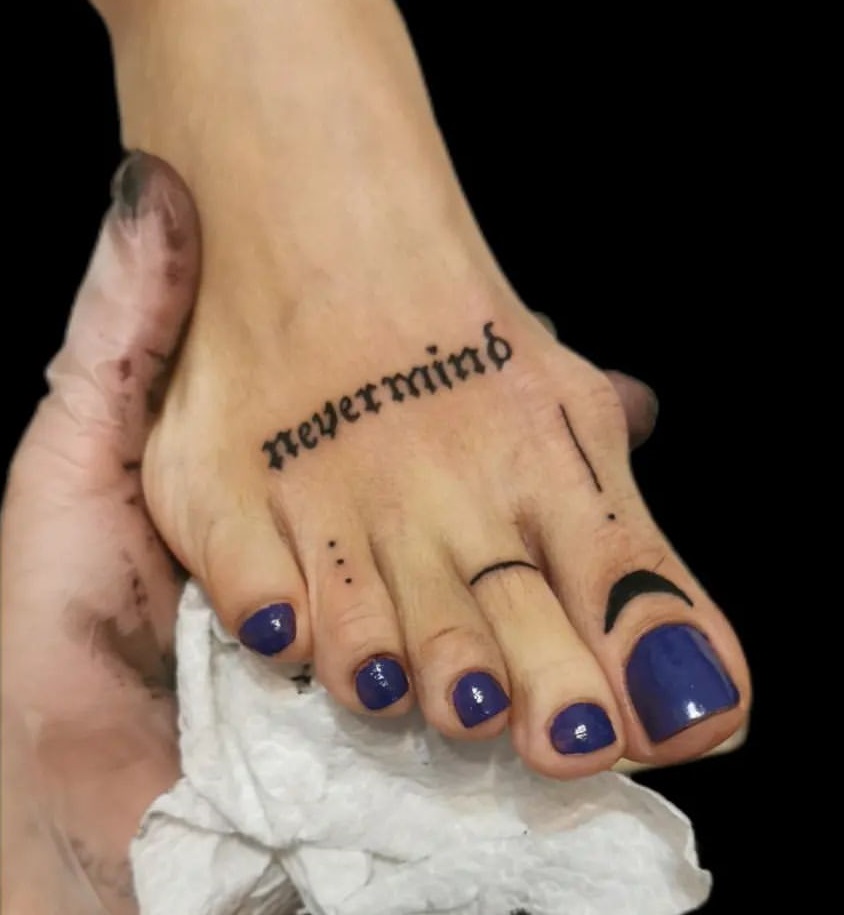 40 Meaningful Foot Tattoo Designs with Significance 2024