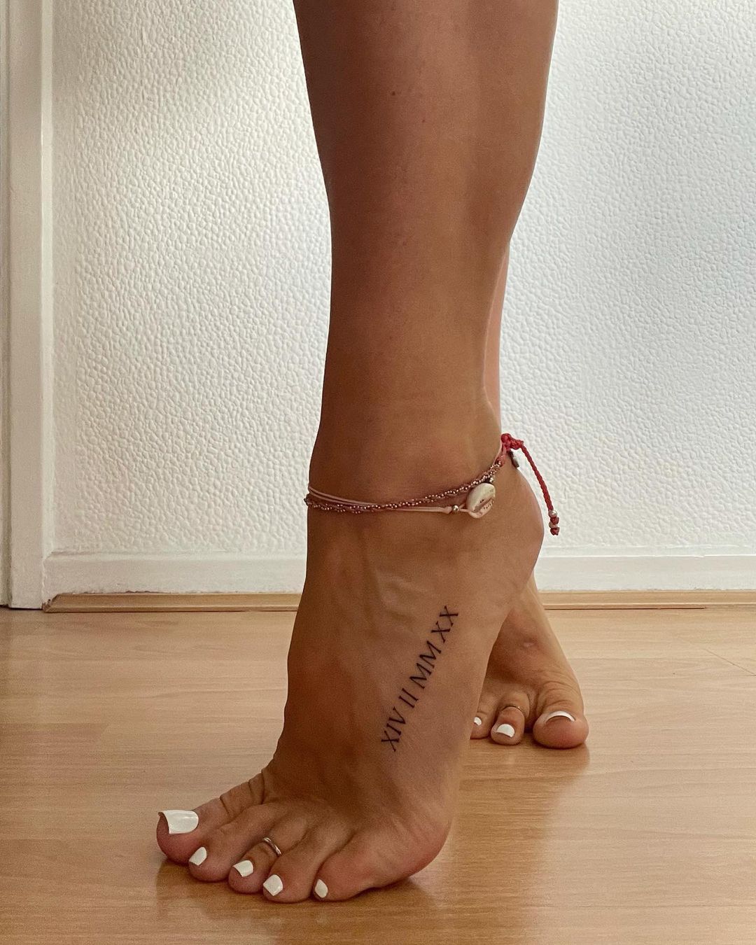 40 Meaningful Foot Tattoo Designs with Significance 2024