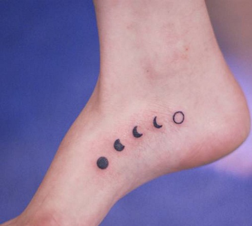 40 Meaningful Foot Tattoo Designs with Significance 2024